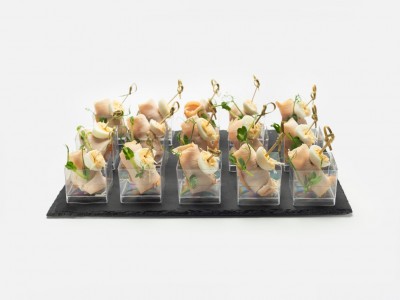 Индейка с перепелиным яйцом и оливками